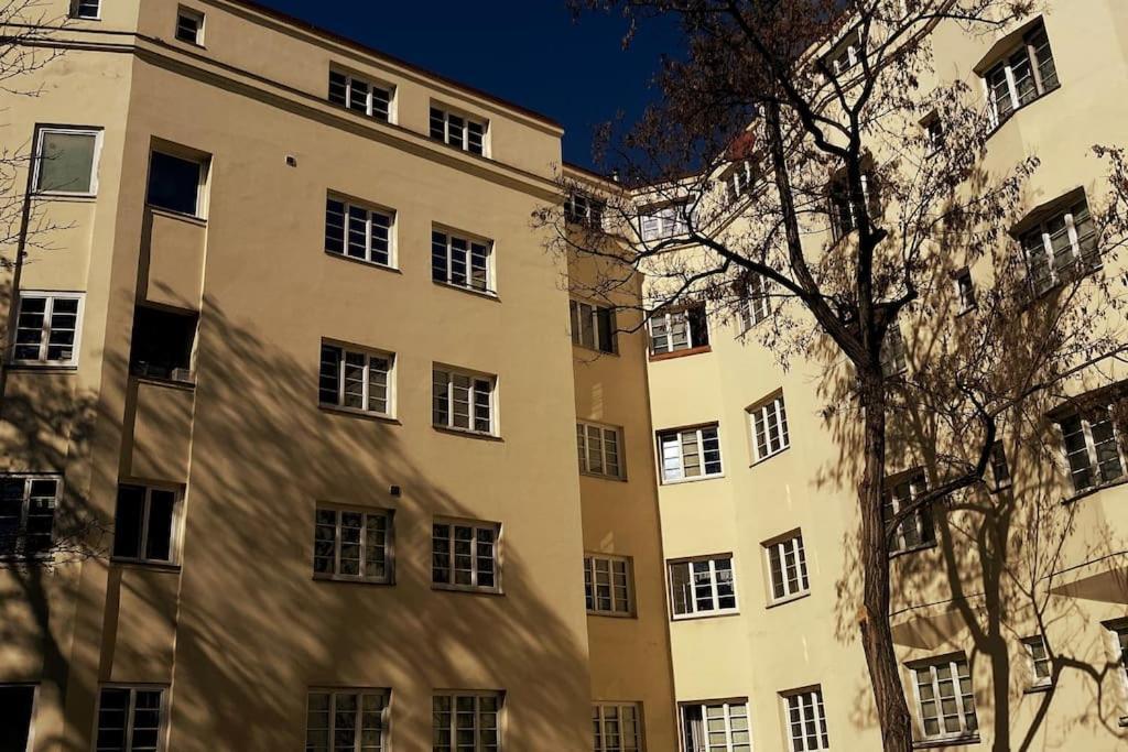 Deluxe Mit